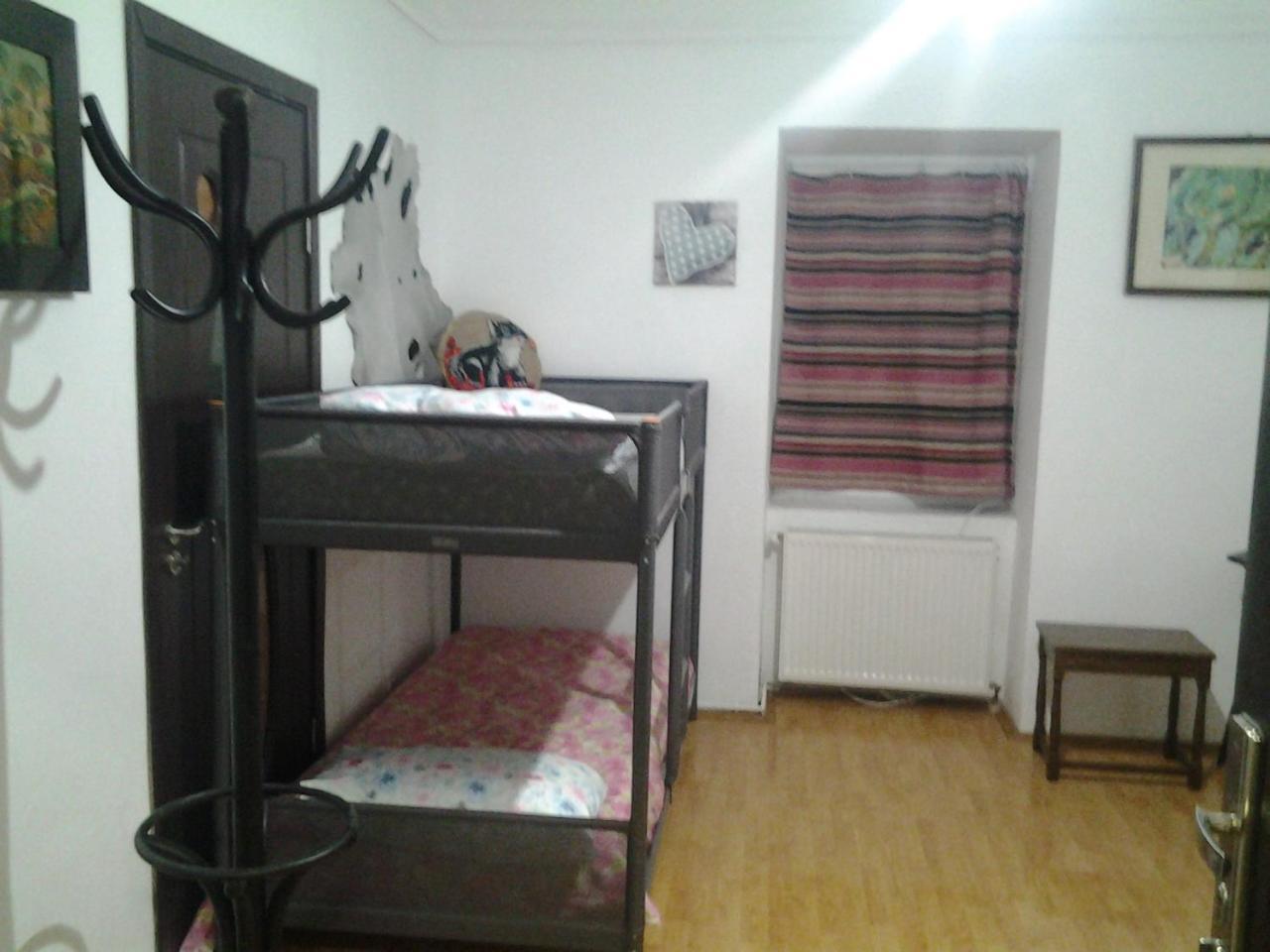 Leyla Hostel Μπρασόβ Εξωτερικό φωτογραφία