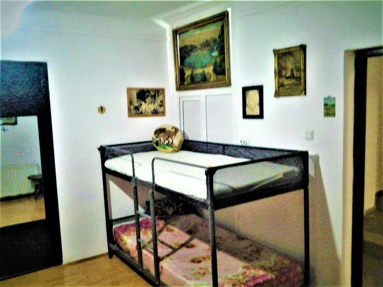 Leyla Hostel Μπρασόβ Εξωτερικό φωτογραφία