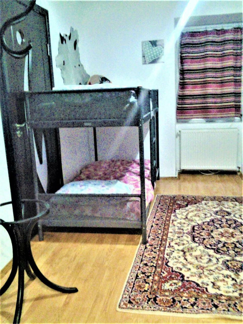 Leyla Hostel Μπρασόβ Εξωτερικό φωτογραφία